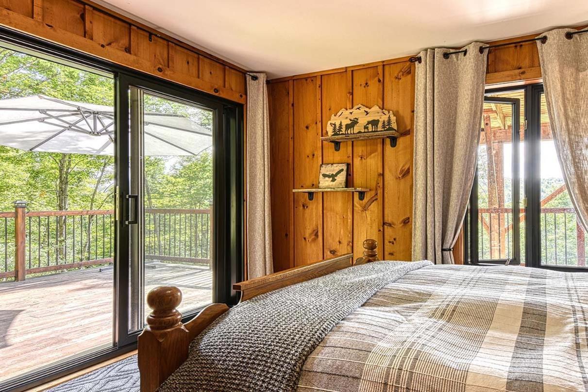 Chalet Luxurious Log With Private Lac Superieur