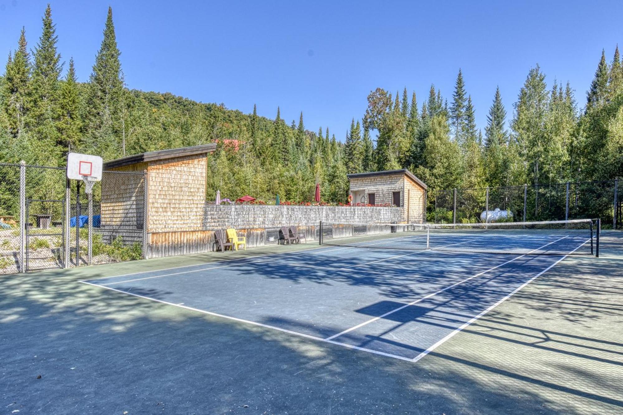 Luxurious Log With Private Chalet Lac Superieur