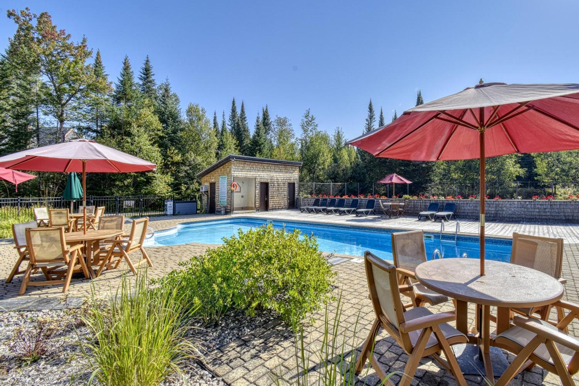 Luxurious Log With Private Lac Superieur